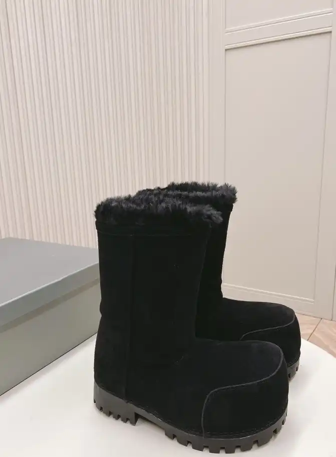 hype Balenciaga Boots