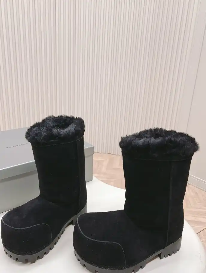 hype Balenciaga Boots