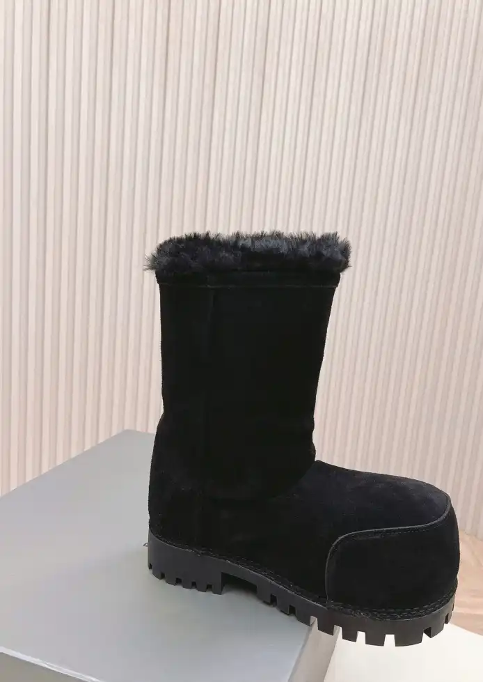 hype Balenciaga Boots