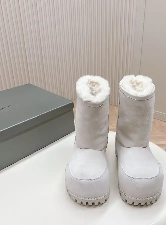 hype Balenciaga Boots