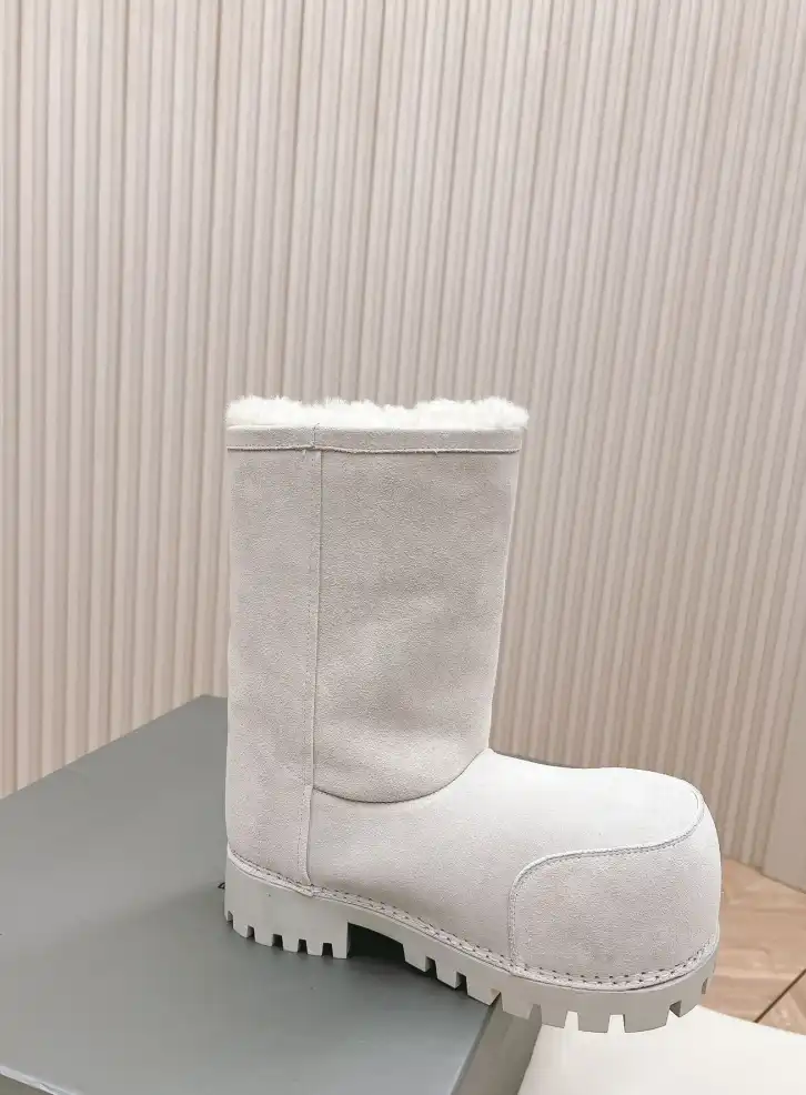 hype Balenciaga Boots