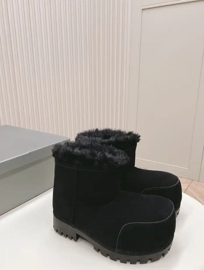 hype Balenciaga Boots