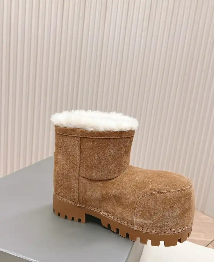 hype Balenciaga Boots