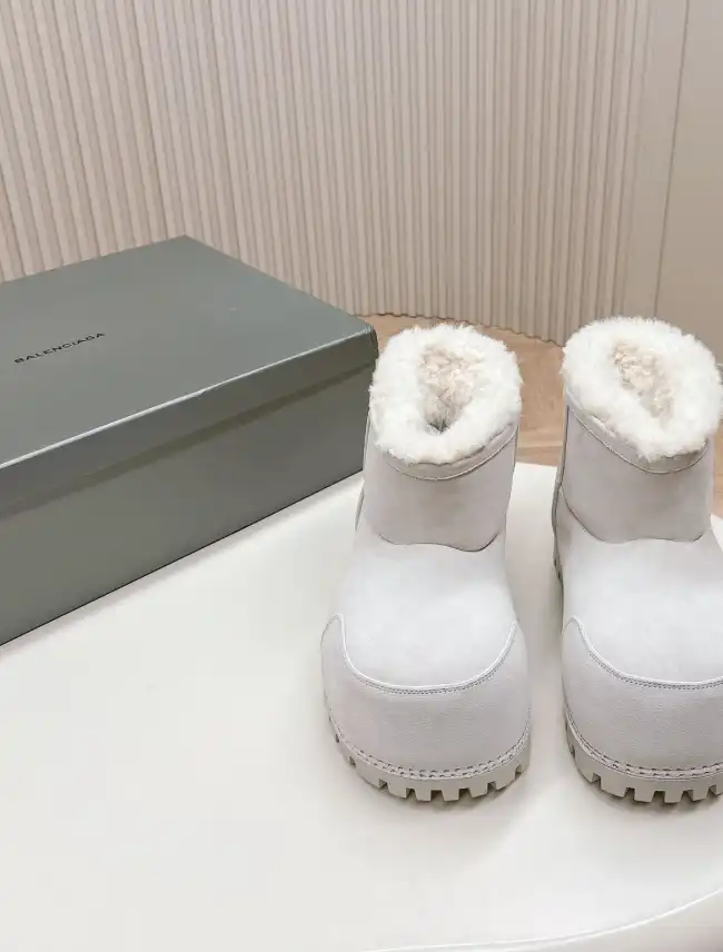 hype Balenciaga Boots