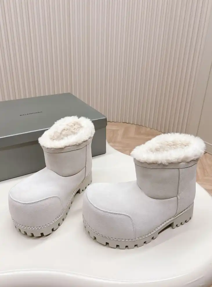 hype Balenciaga Boots