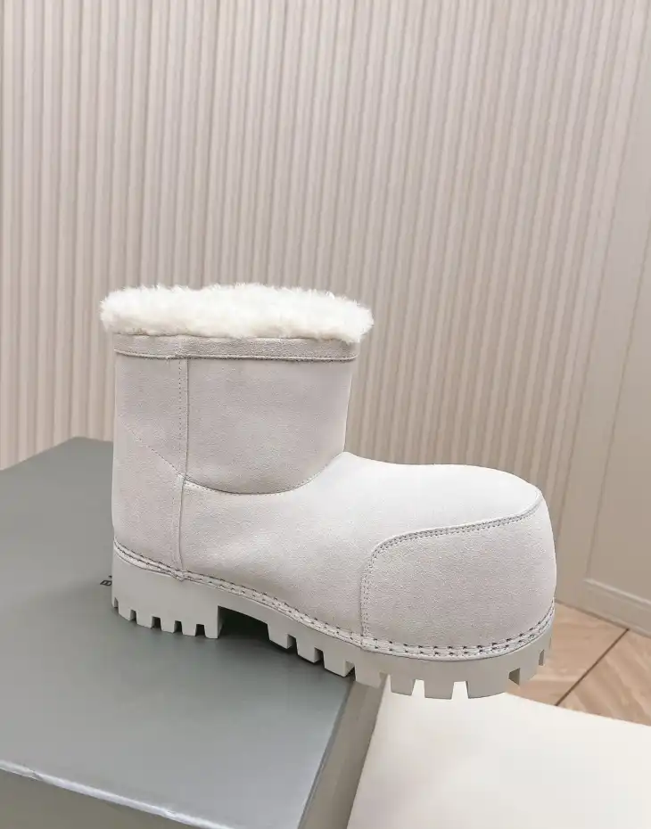 hype Balenciaga Boots