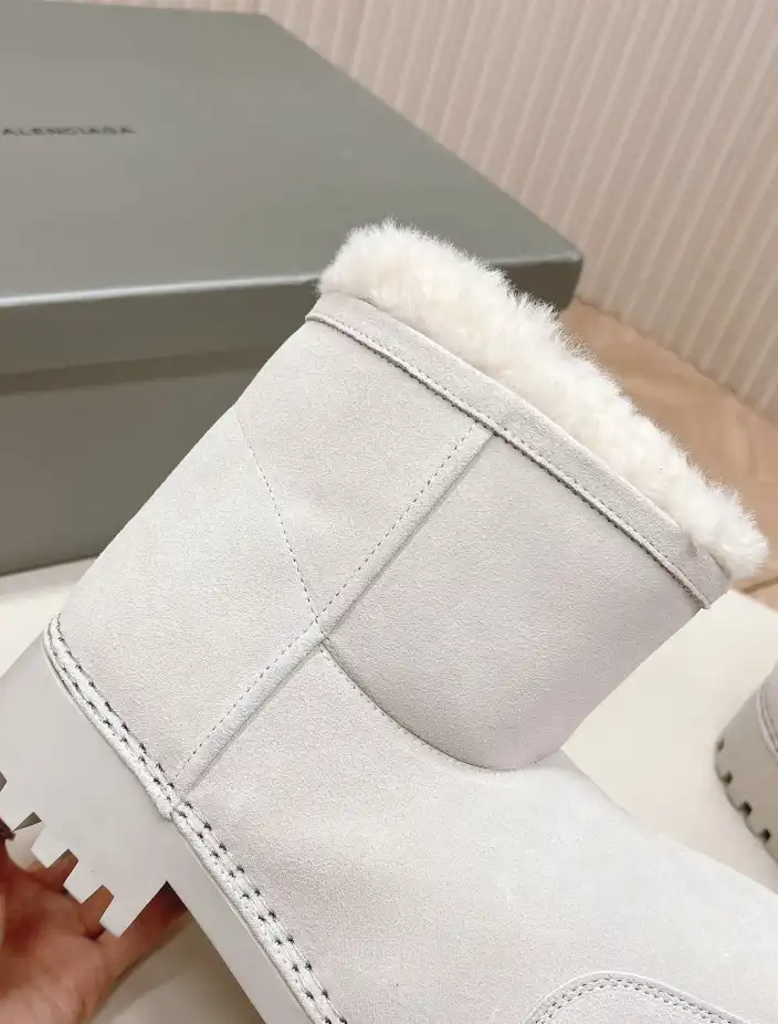 hype Balenciaga Boots