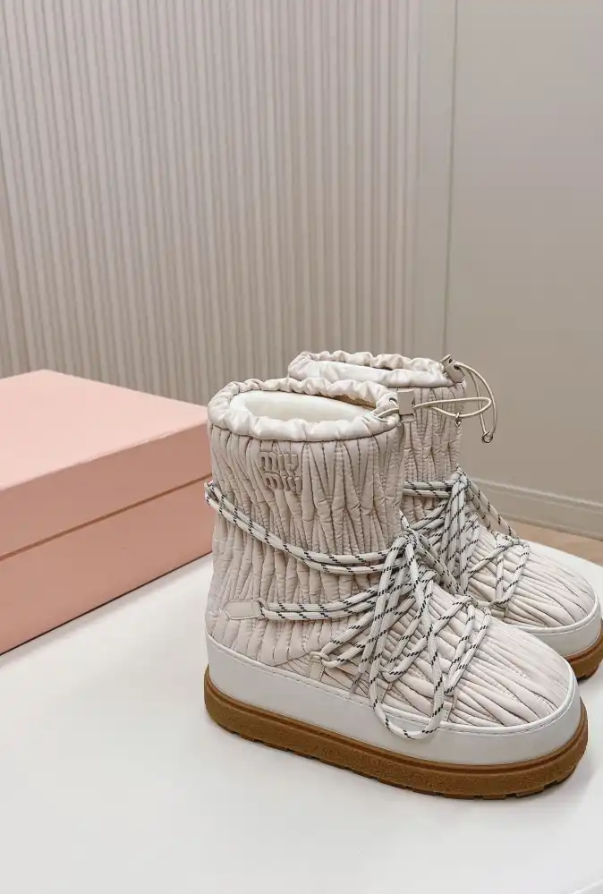 hype Miu Miu Boots