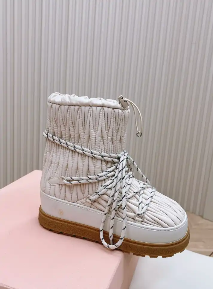 hype Miu Miu Boots