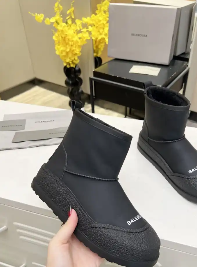 hype Balenciaga Boots