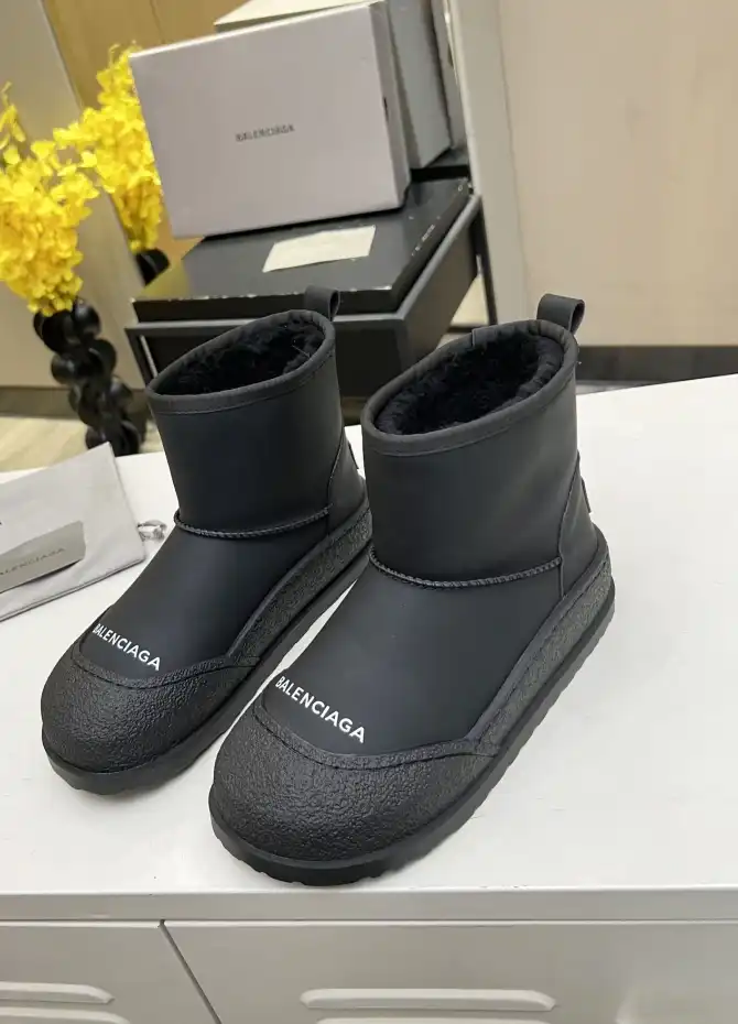 hype Balenciaga Boots