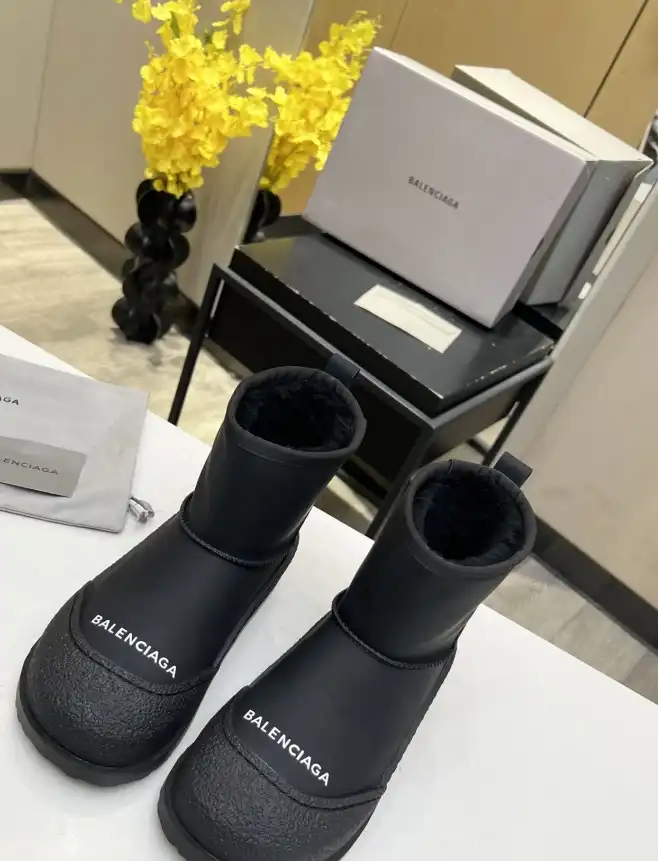 hype Balenciaga Boots