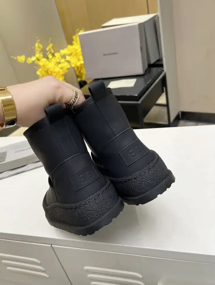 hype Balenciaga Boots