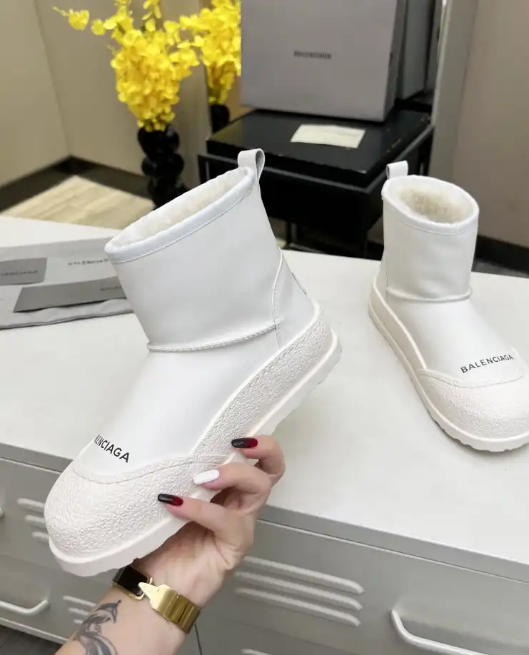 hype Balenciaga Boots