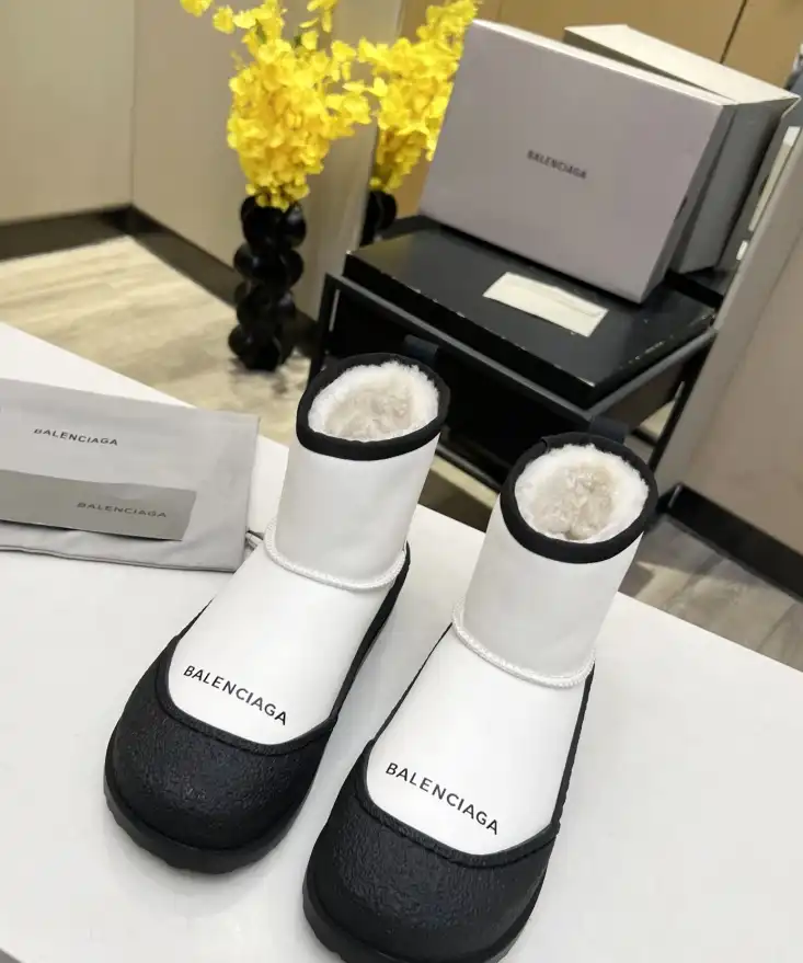 hype Balenciaga Boots