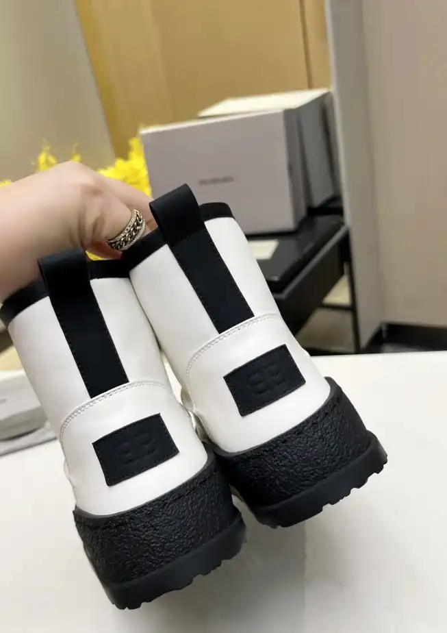 hype Balenciaga Boots