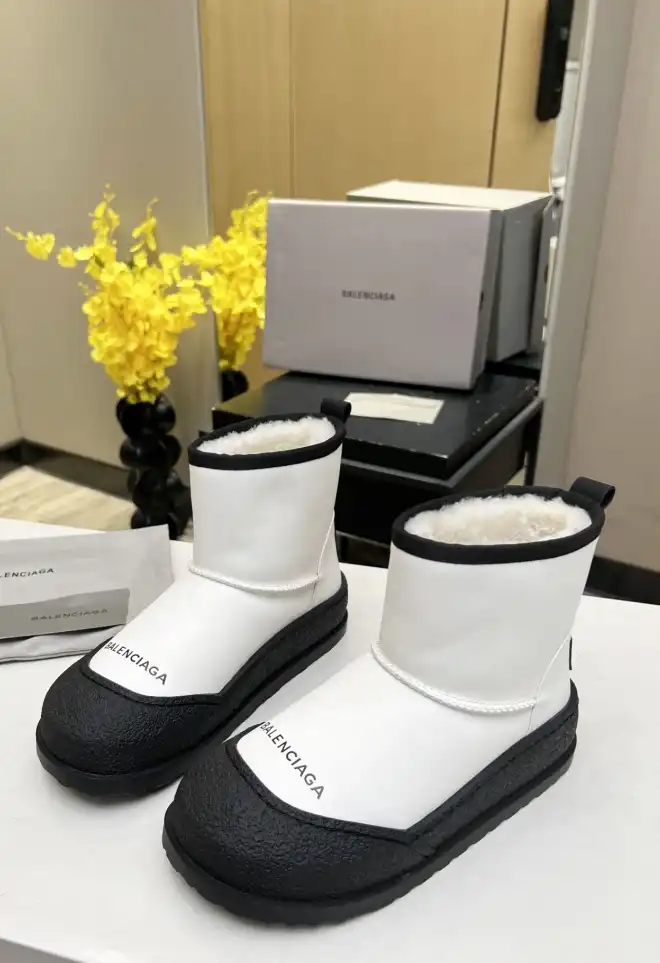 hype Balenciaga Boots