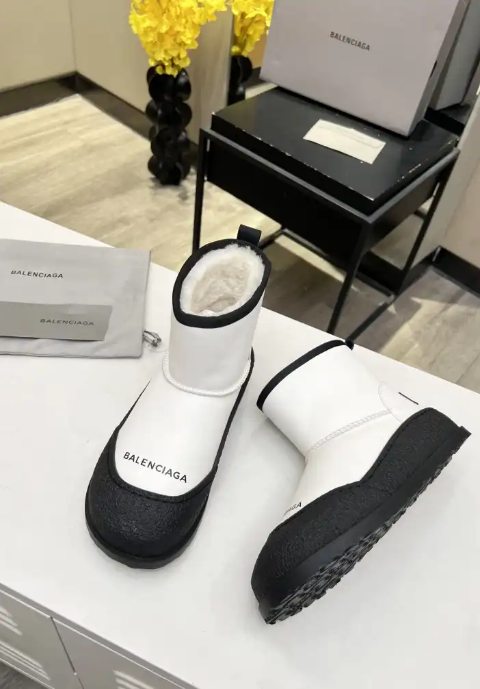 hype Balenciaga Boots