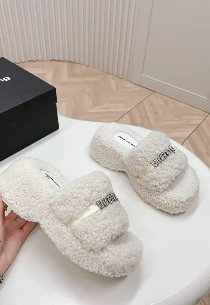 hype Alexander Wang Slippers