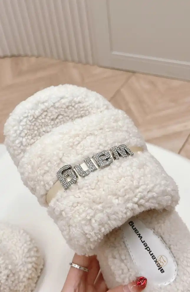 hype Alexander Wang Slippers