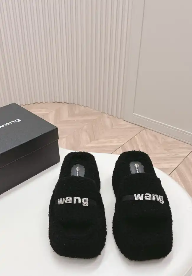 hype Alexander Wang Slippers