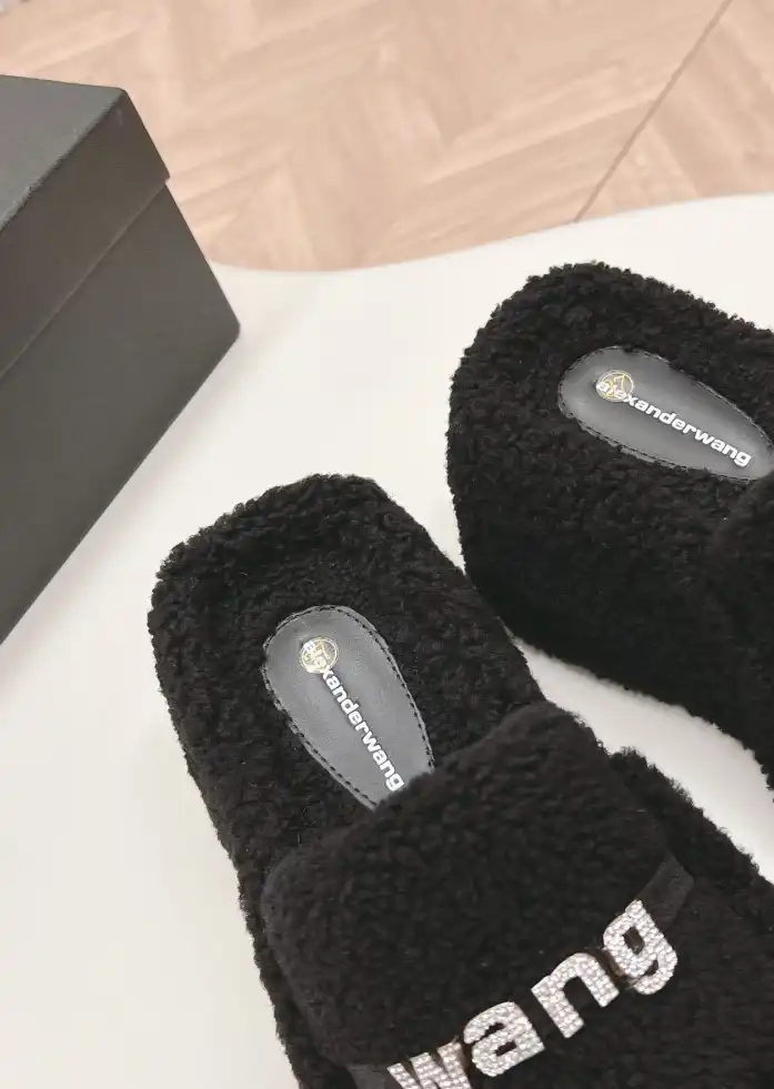 hype Alexander Wang Slippers