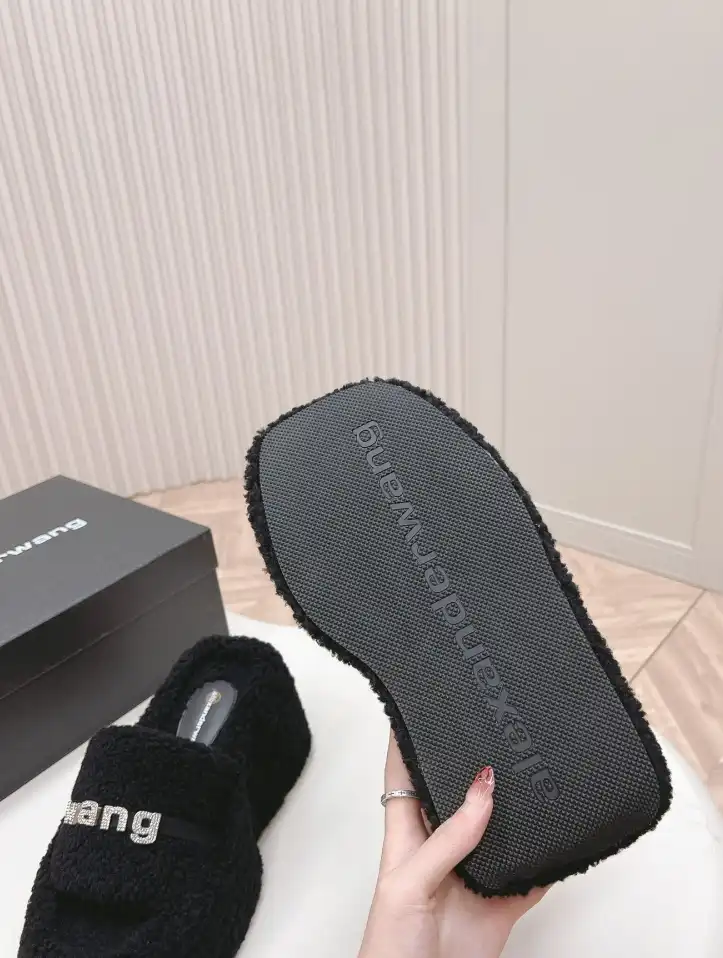 hype Alexander Wang Slippers