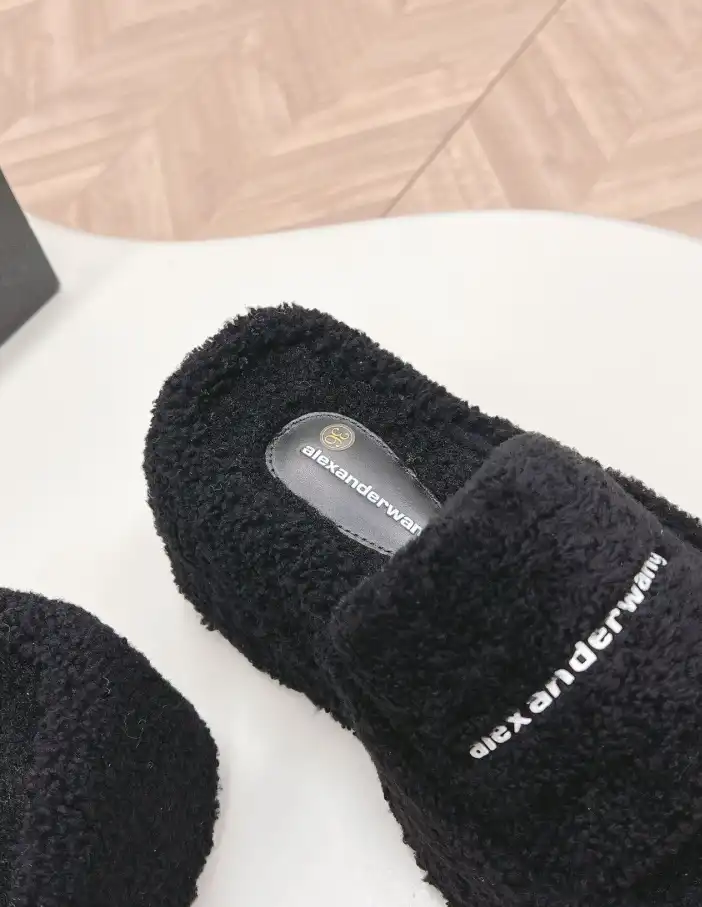 hype Alexander Wang Slippers