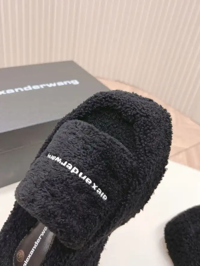 hype Alexander Wang Slippers