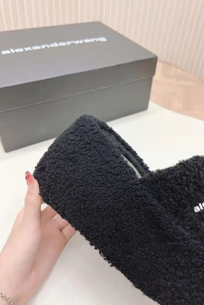 hype Alexander Wang Slippers