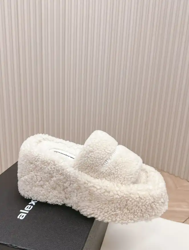 hype Alexander Wang Slippers