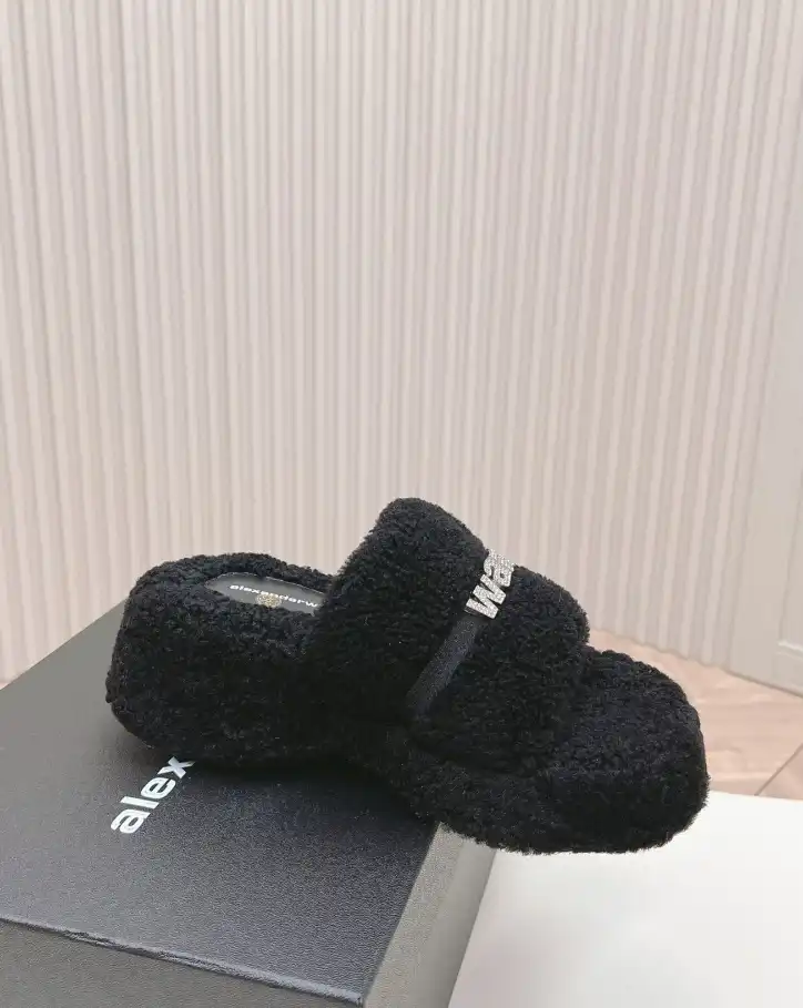 hype Alexander Wang Slippers