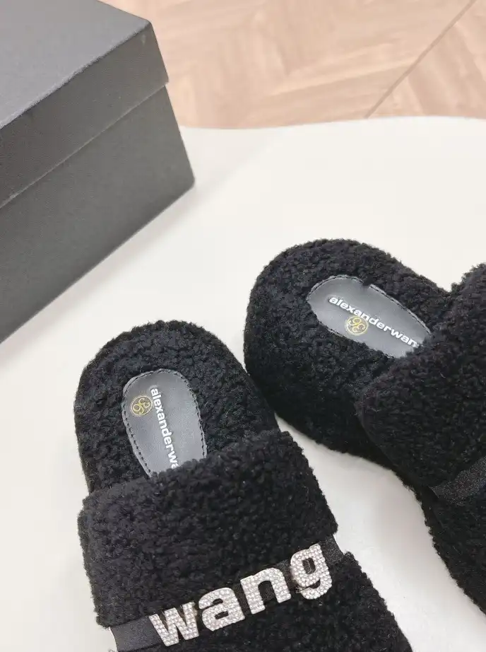 hype Alexander Wang Slippers