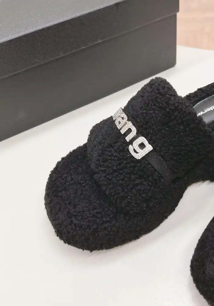 hype Alexander Wang Slippers