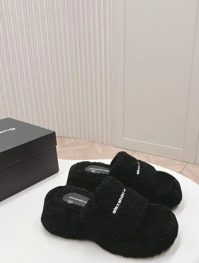 hype Alexander Wang Slippers