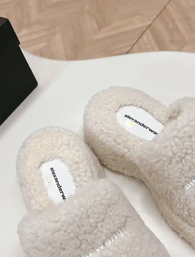 hype Alexander Wang Slippers