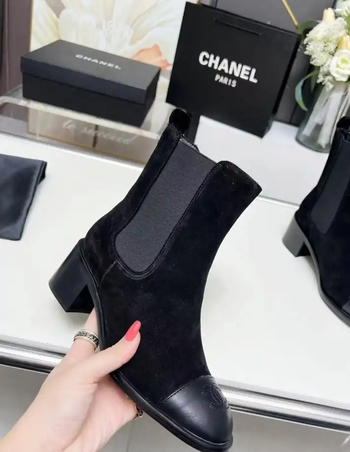 hype Chanel Boots