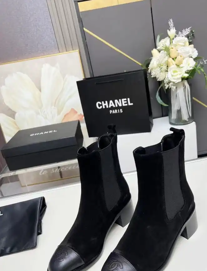 hype Chanel Boots