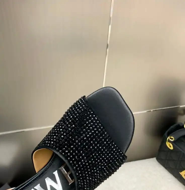 hype Loewe Slippers