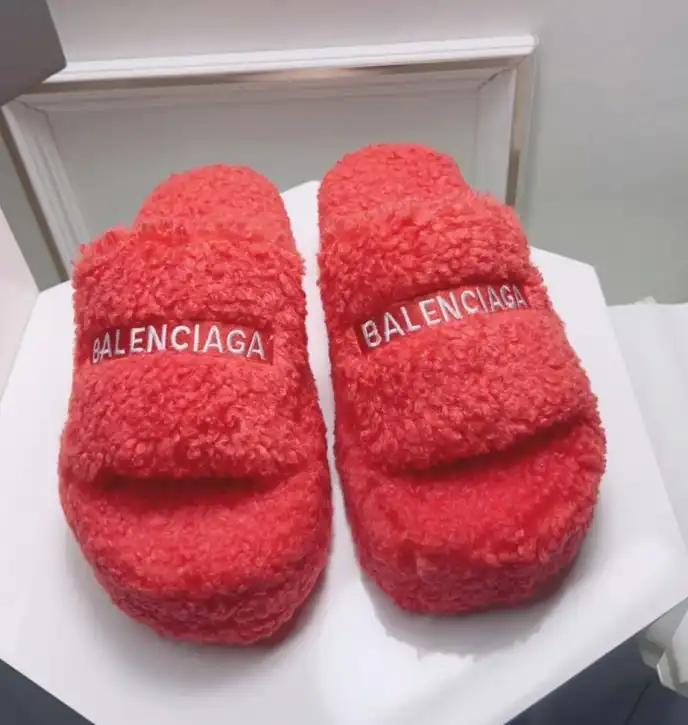 hype Balenciaga Slippers