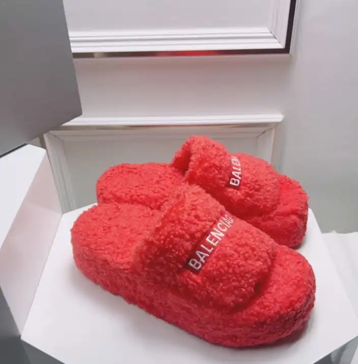 hype Balenciaga Slippers