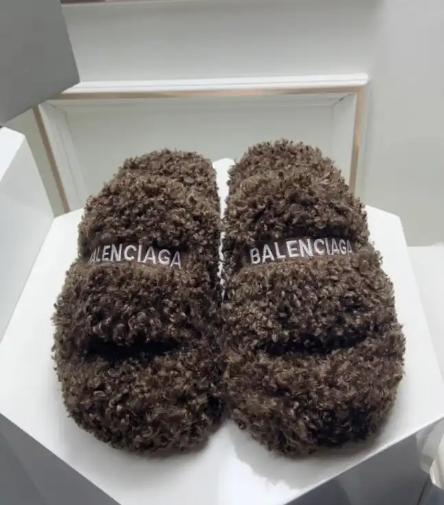 hype Balenciaga Slippers