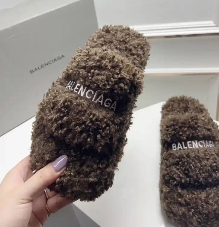 hype Balenciaga Slippers