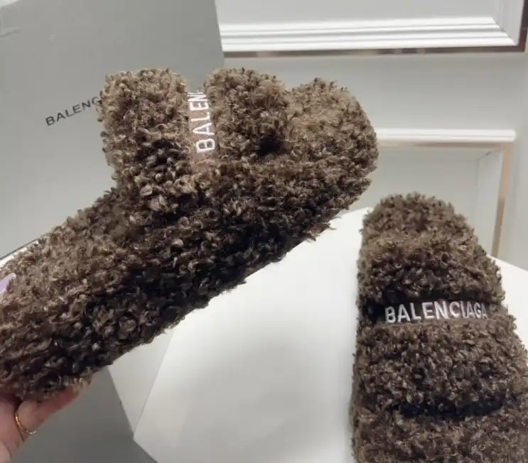 hype Balenciaga Slippers