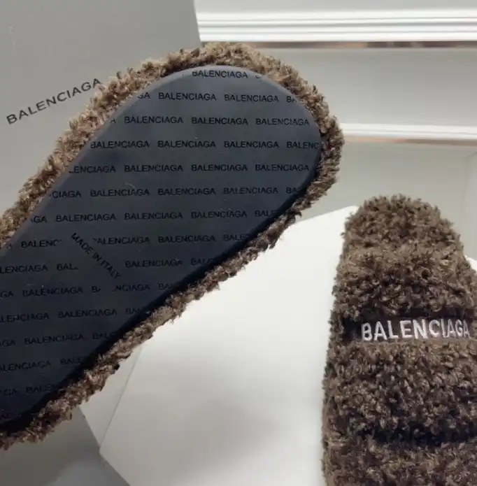 hype Balenciaga Slippers