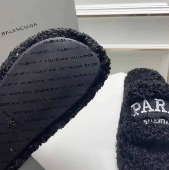 hype Balenciaga Slippers