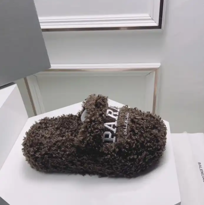 hype Balenciaga Slippers