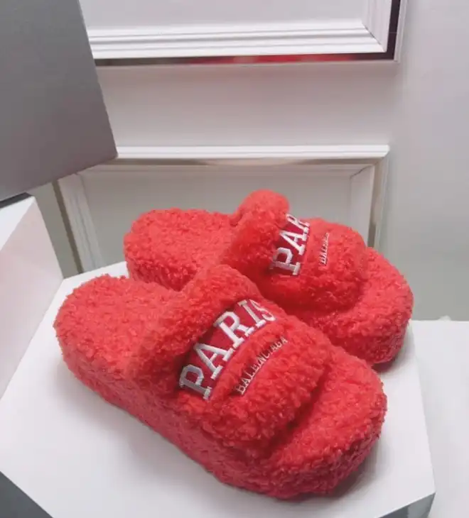 hype Balenciaga Slippers