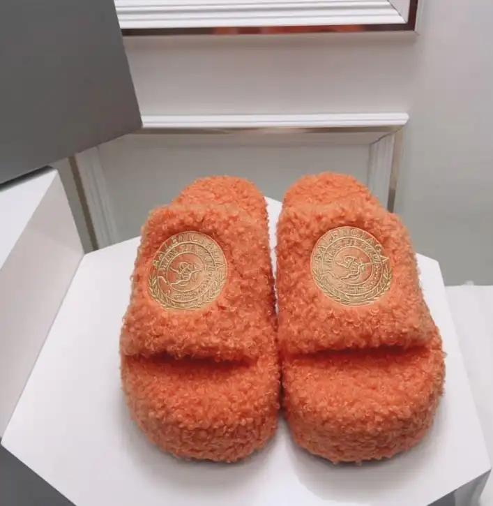 hype Balenciaga Slippers