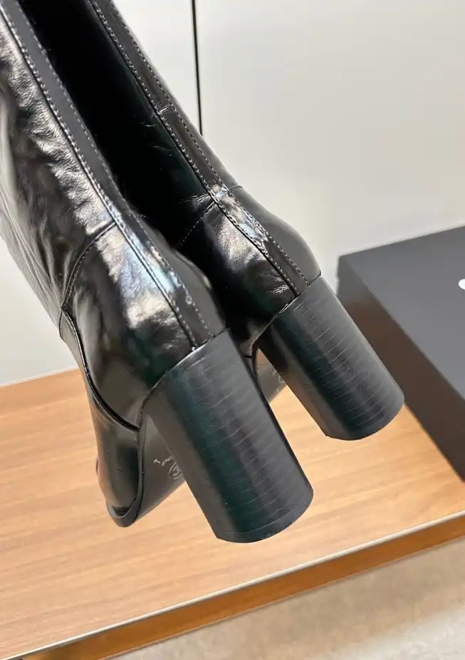 hype Chanel Boots